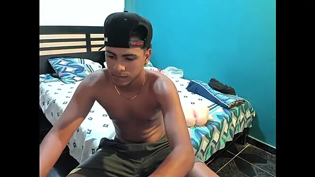 Andrew25- Webcamshow
