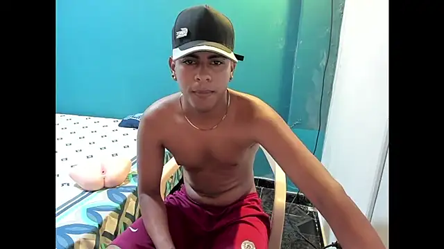 Andrew25- Show in webcam