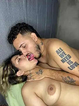 sofi_and_curlers669 Show Webcam