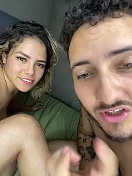 Show de sofi_and_curlers669 na webcam