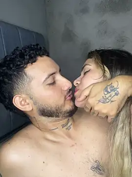 sofi_and_curlers669 webcam show