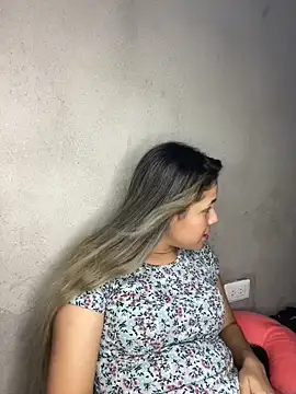 Chat XXX en directo de sofi_and_curlers669