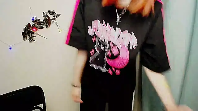 GuessMe___'s Webcam Show