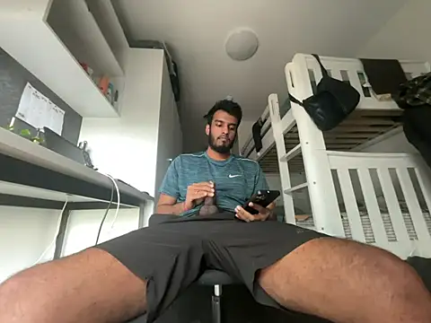 nivedthomas01 Show Webcam