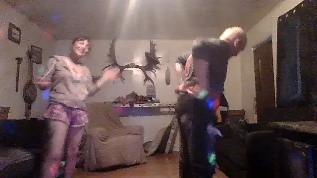 howudoin2025's Webcam Show