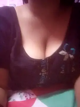 TINASONI Adlı Modelin Canlı XXX Sohbeti
