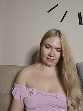 KisaVixen's Webcam Show