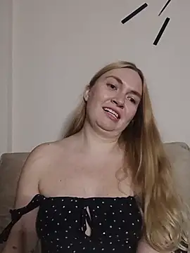 Show modela KisaVixen na web-kameri
