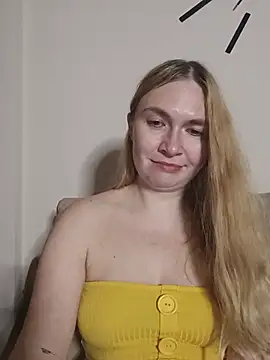 KisaVixen Adlı Modelin Canlı XXX Sohbeti