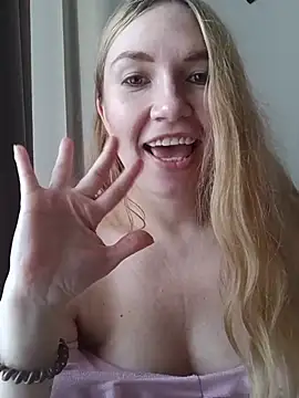 Chat +18 de KisaVixen ao vivo