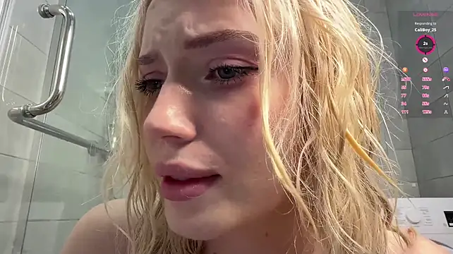 GlaydsLeveto webcam show