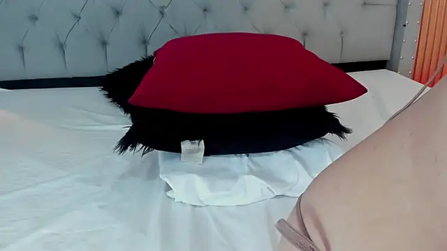 Suxan_White_ – live chatrum