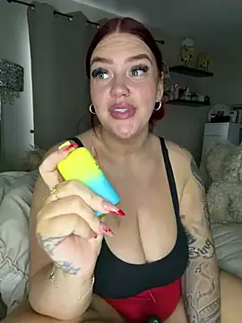 CurvyGirlMyla's Webcam Show