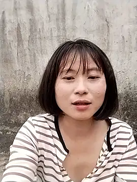 linda_bae00 Show in webcam