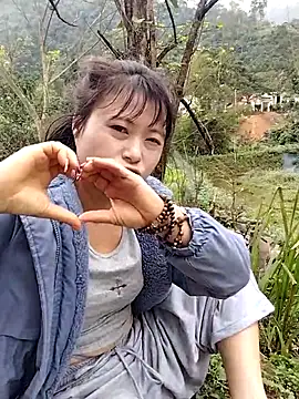 linda_bae00 Show in webcam