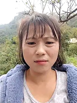 Show modela linda_bae00 na web-kameri