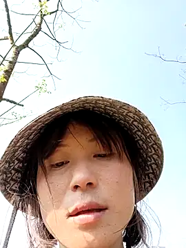 linda_bae00 Show in webcam