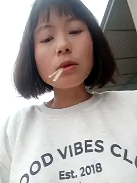 linda_bae00: διαδικτυακό σόου στην κάμερα