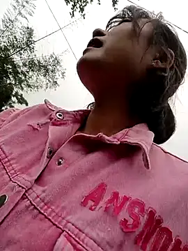 linda_bae00 Show in webcam