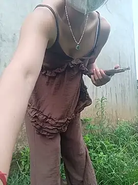 Linda-yiyi's Webcam Show