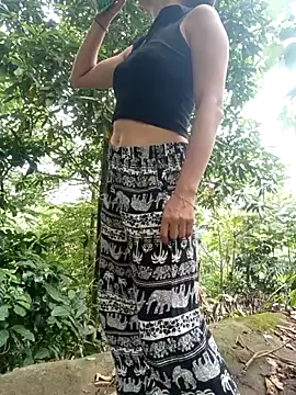 Linda-yiyi's Webcam Show