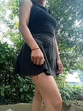 Linda-yiyi's Webcam Show