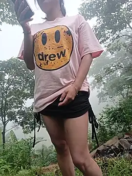 Linda-yiyi's Webcam Show