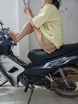 Linda-yiyi Show Webcam