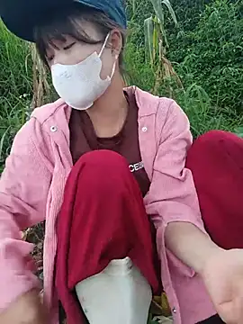 Linda-yiyi 网络视讯表演