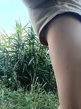 Linda-yiyi 网络视讯表演