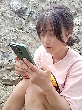 Linda-yiyi's Webcam Show