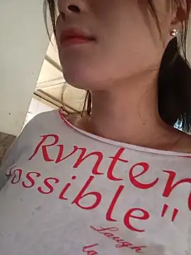 Linda-yiyi Show Webcam