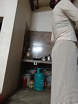 Linda-yiyi Webcam-Show
