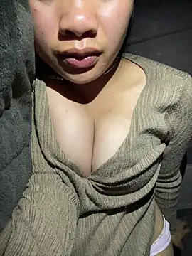 beobeo_2xx's Live Chat Room