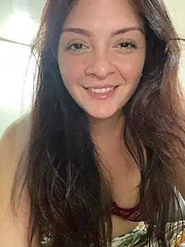 XXX chat uživo modela Danielaeliana