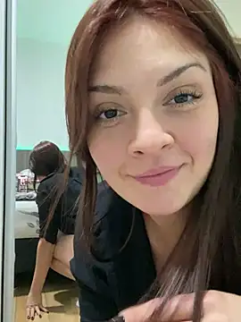 DanielaelianaのライブXXXチャット