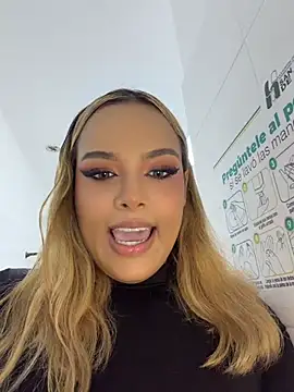 Sammy_garciaa1's Webcam Show