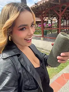 Sammy_garciaa1's Webcam Show