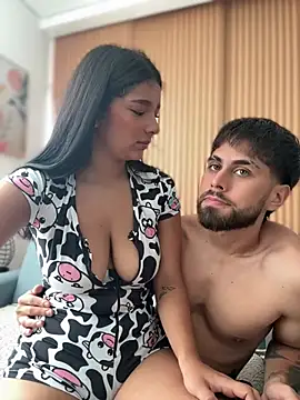 Pertunjukan Kamera Web Tomas_Olivia