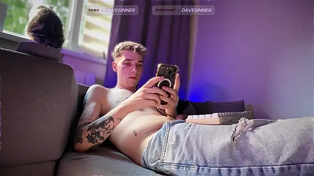Show modela davesinner na web-kameri