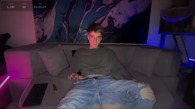 Show modela davesinner na web-kameri