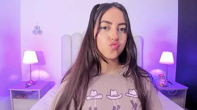 SofieBunnie Chat XXX in diretta