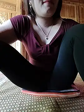 be-xinh Show in webcam