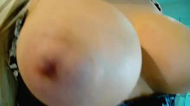 BarbiBentley's Live Sex Cam Show