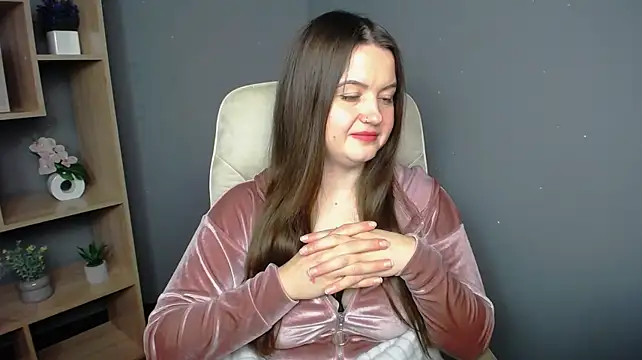 MavkaCute Adlı Modelin Canlı XXX Sohbeti