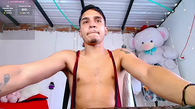 Angel_latinboy: διαδικτυακό σόου στην κάμερα