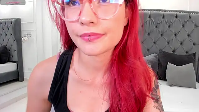 mae_lyra Chat XXX live