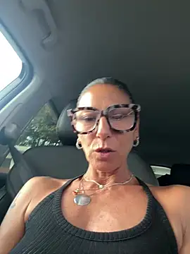 Biricchina6974 网络视讯表演