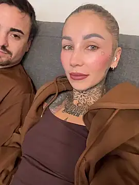 LunaXmilo's Webcam Show