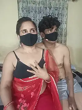 Hot_-naina: διαδικτυακό σόου στην κάμερα